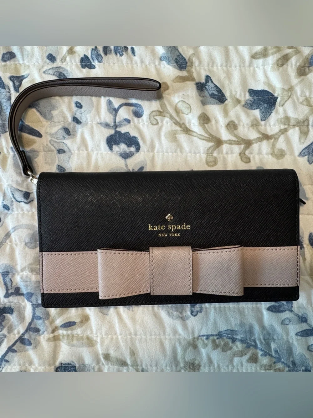 kate spade Black & Blush Pink Bow Wristlet Wallet